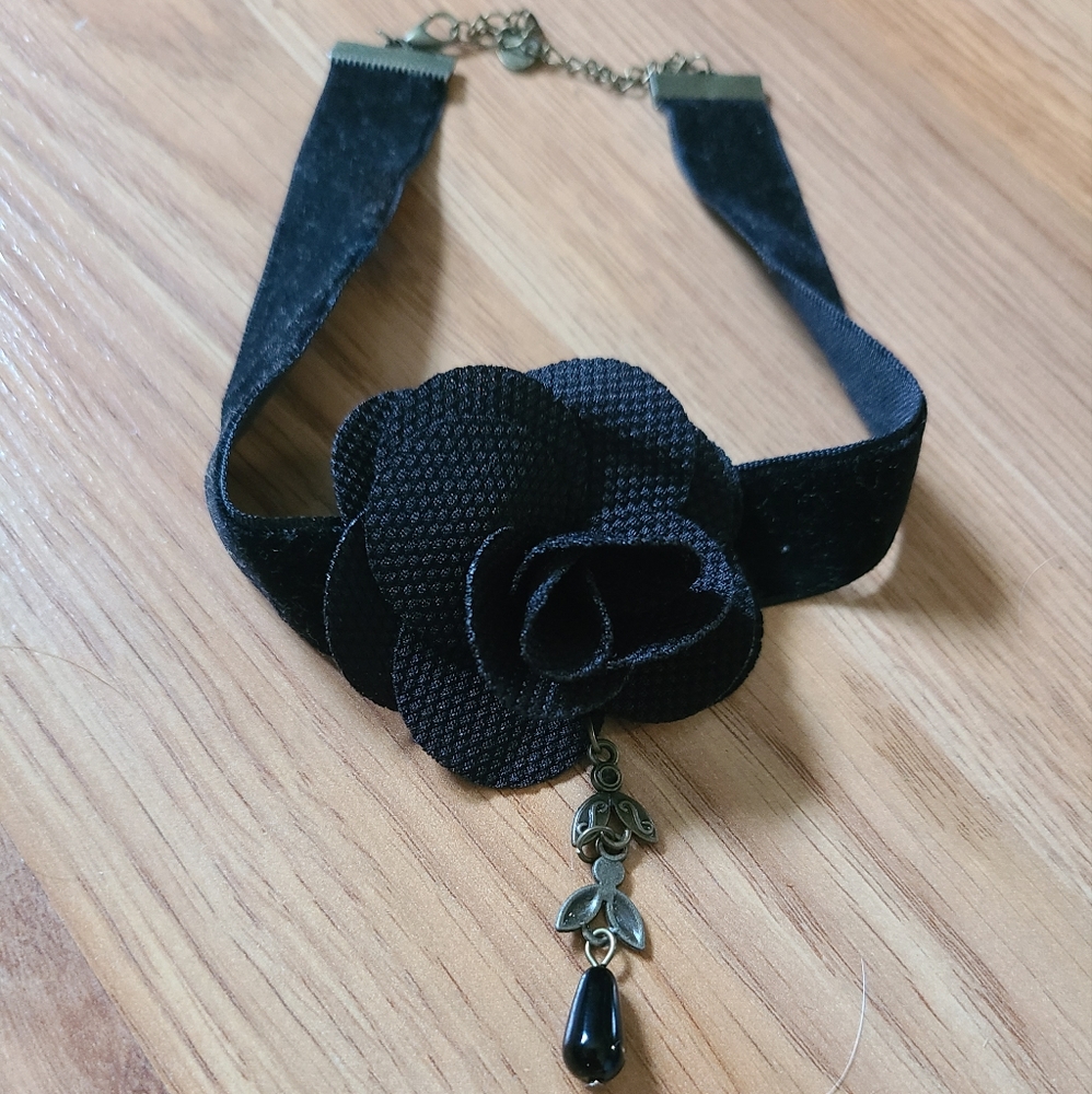🌟 4/$20 Velvet Black Floral Choker